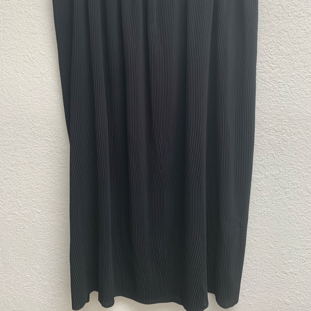 Black midi skirt